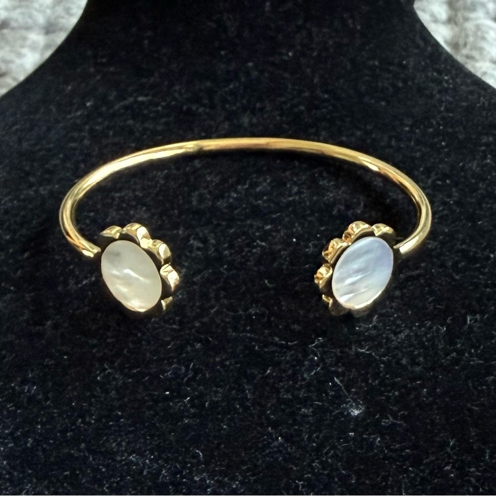 Asha Flower Petite Bracelet